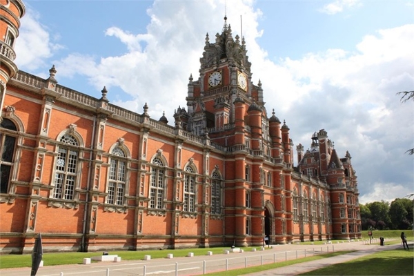 Royal Holloway Installs Shower Pods In Refurbishment Of ‘Runnymede One’ Student Accommodation